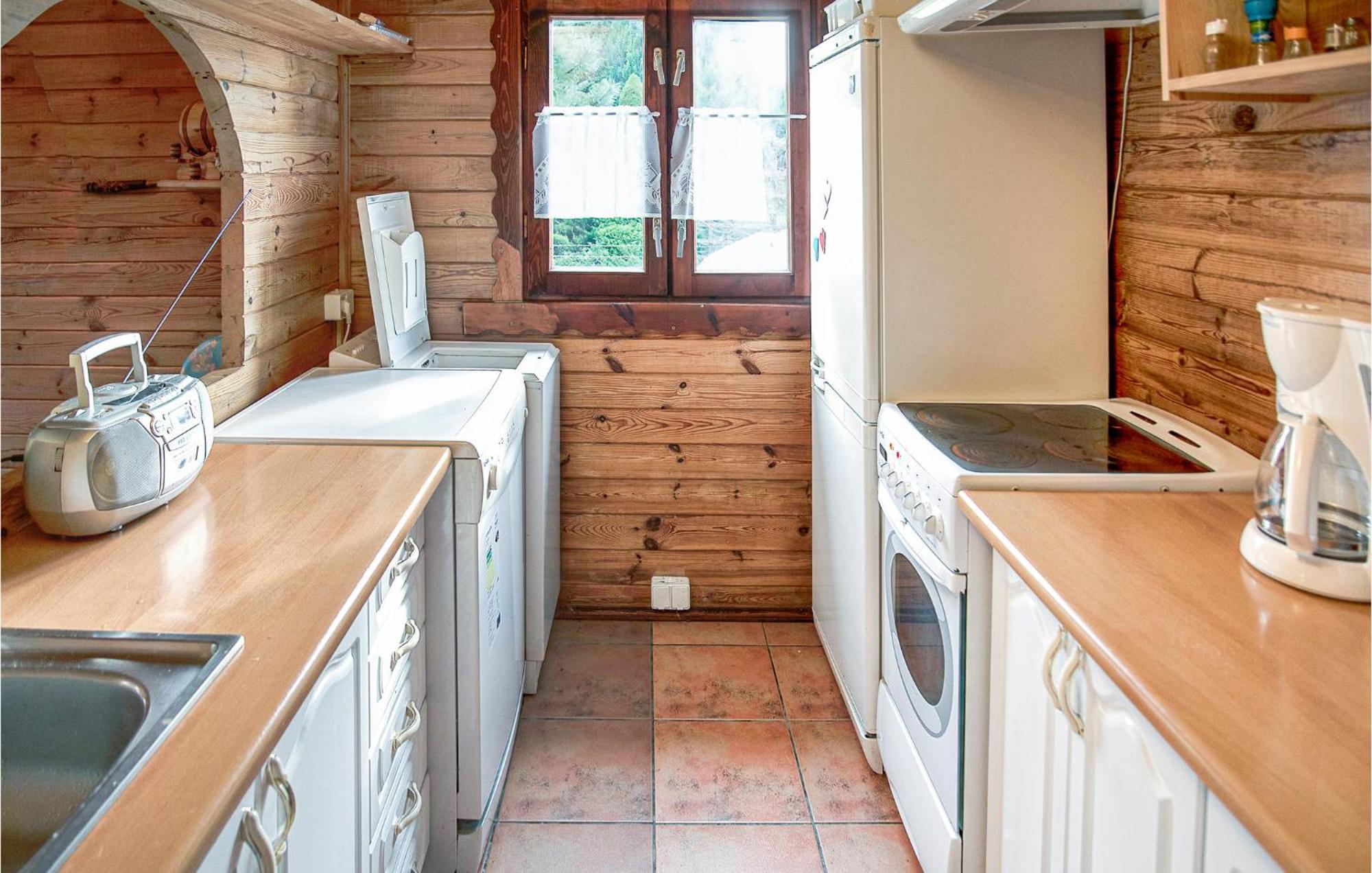 Nice Home In Mscice With Kitchen Ngoại thất bức ảnh